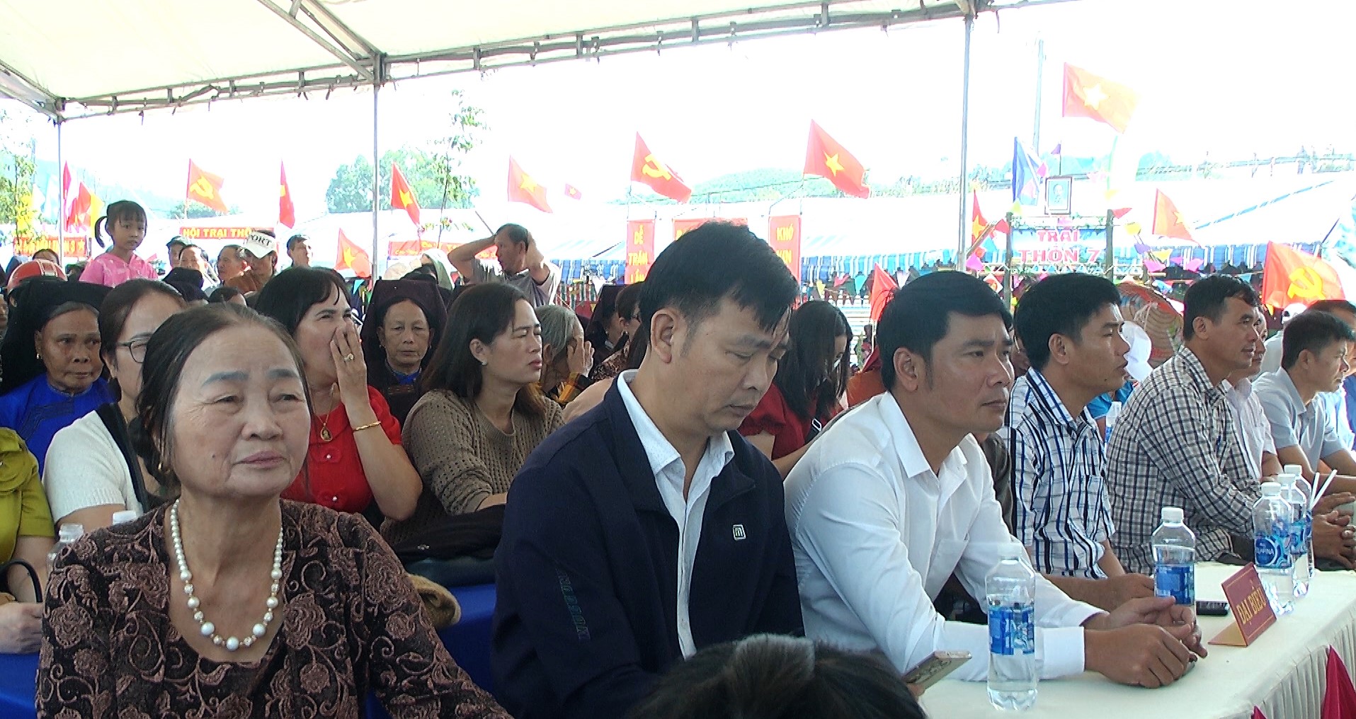 ngoan dunng.00_23_16_06.Still073